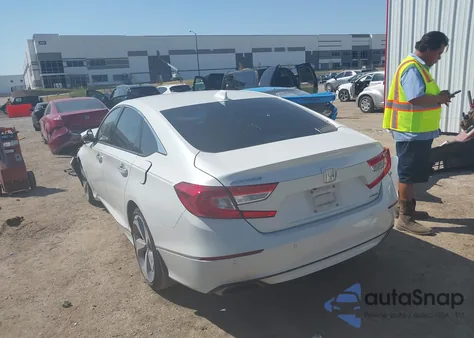 2018 Honda Accord Touring z USA, uszkodzony, nr VIN 1HGCV1F9XJA012065